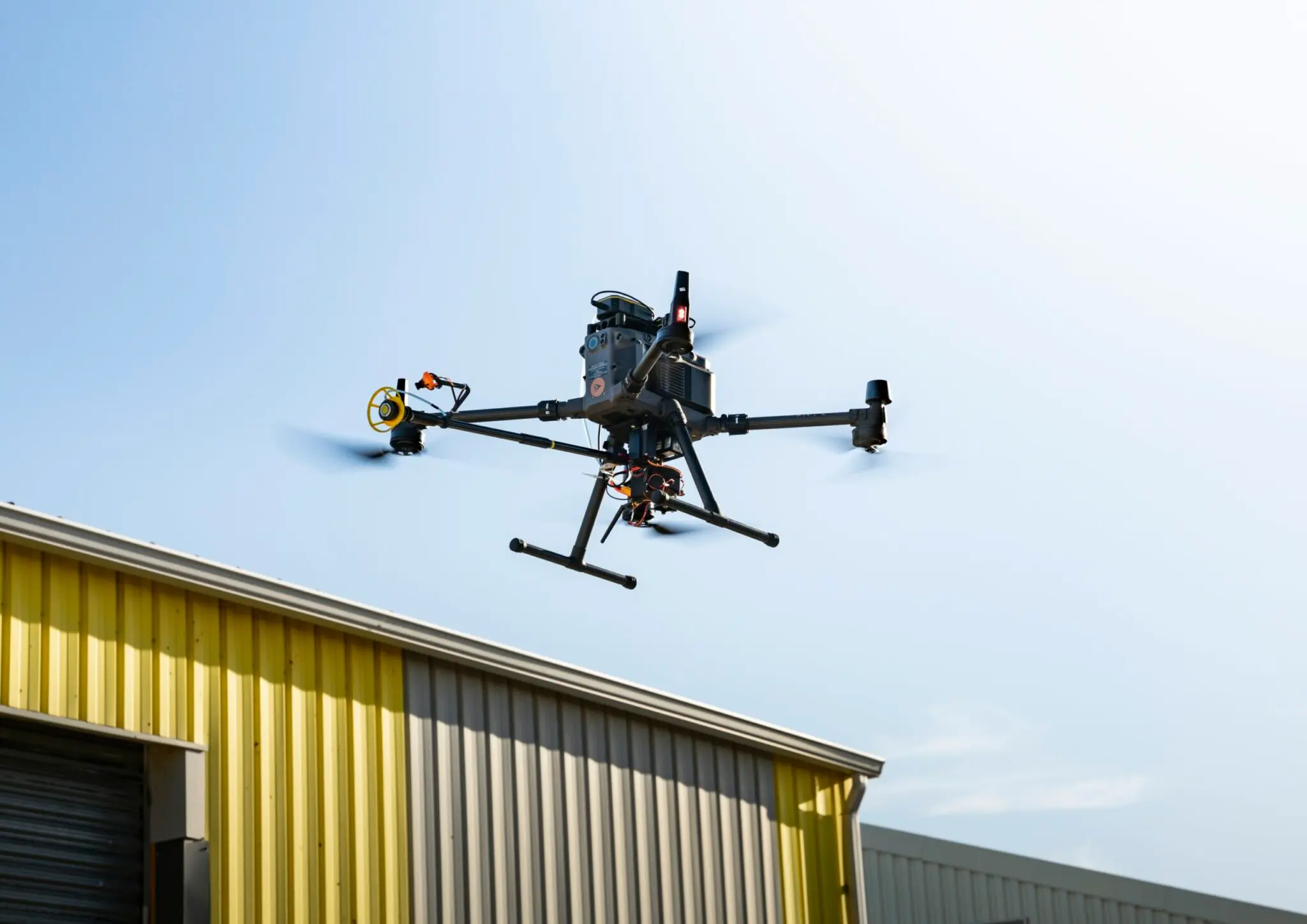 Dron de Instadrone España durante una prueba operativa